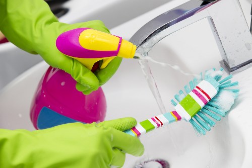 Final tenancy cleaning in Finchley with detailed room cleaning