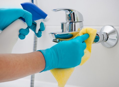 Detailed oven maintenance and grease removal in Finchley home